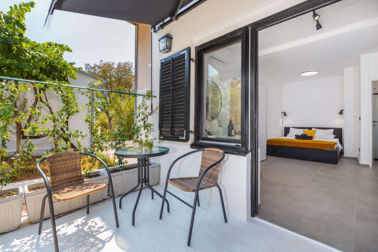 PUY 3 Minutes From The Beach: Lovely Studio Apartment מראה חיצוני תמונה