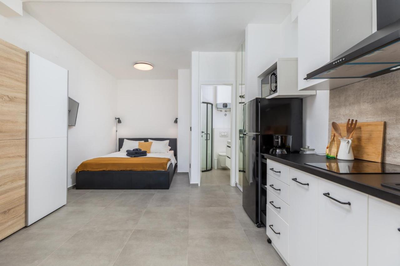 PUY 3 Minutes From The Beach: Lovely Studio Apartment מראה חיצוני תמונה