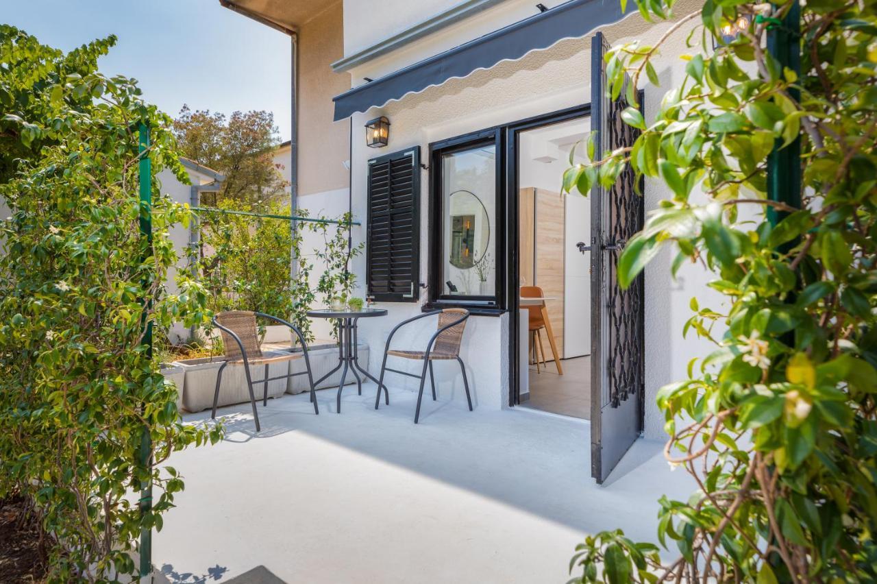 PUY 3 Minutes From The Beach: Lovely Studio Apartment מראה חיצוני תמונה